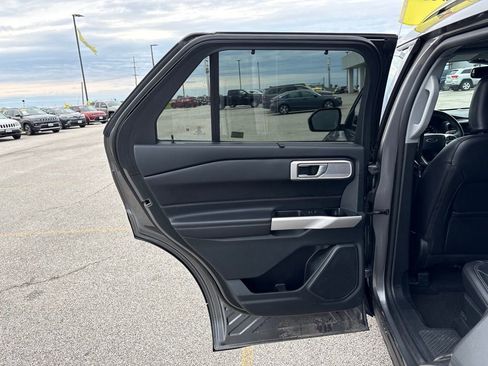 Used 2024 Ford Explorer Limited AWD/4WD image 13