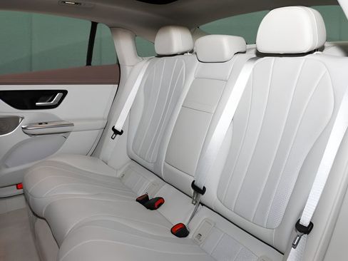 Used 2023 Mercedes-Benz EQE 350+ 4MATIC Sedan image 12