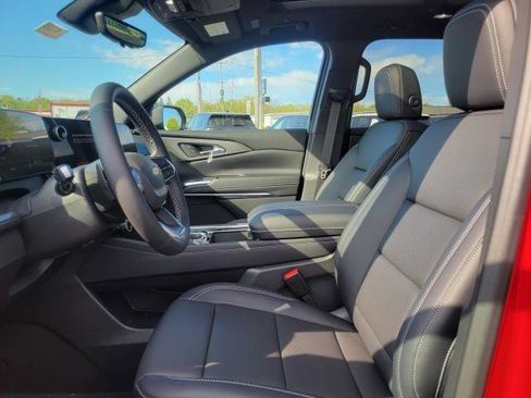 New 2026 Chevrolet Traverse LT w/ Sun and Wheel Package AWD/4WD image 8