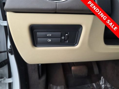 Used 2017 Jaguar XJ L Portfolio image 25