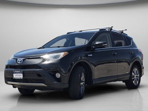 Used 2016 Toyota RAV4 XLE AWD/4WD image 18