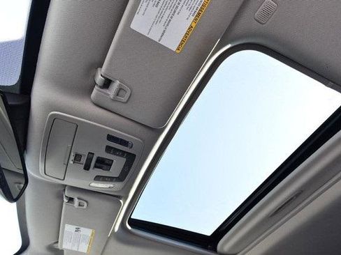 Used 2021 Toyota Sienna XLE w/ XLE Plus Package image 22