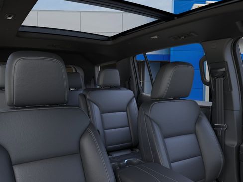 New 2026 Chevrolet Traverse LT w/ Sun and Wheel Package FWD image 24