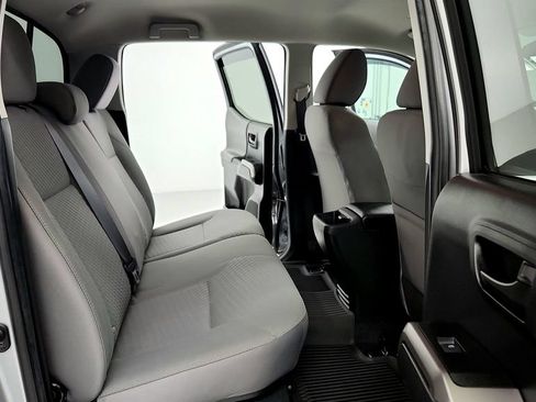 Certified 2022 Toyota Tacoma SR5 AWD/4WD image 18