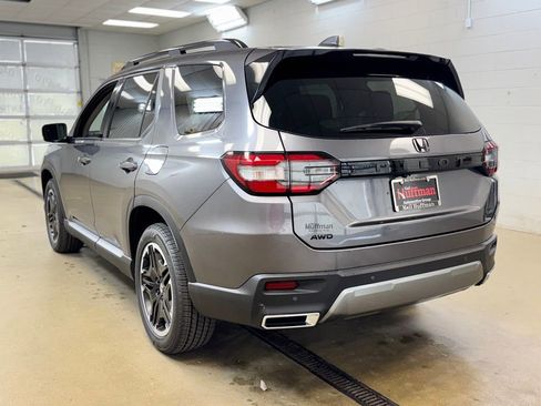 New 2026 Honda Pilot Touring image 7