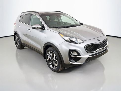 Used 2022 Kia Sportage EX image 2
