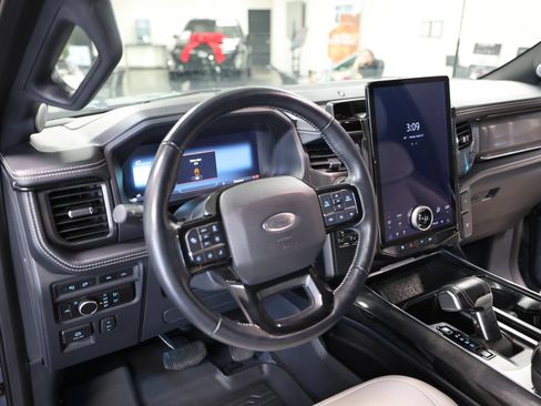 Used 2023 Ford F150 Lightning Platinum AWD/4WD image 20