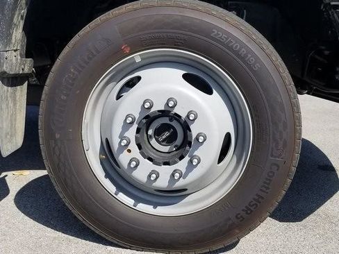 New 2025 Ford F550 4x4 Regular Cab Super Duty image 26