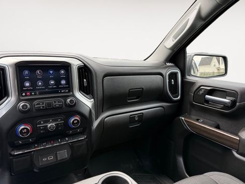 Used 2021 Chevrolet Silverado 1500 RST w/ Z71 Off-Road Package AWD/4WD image 11