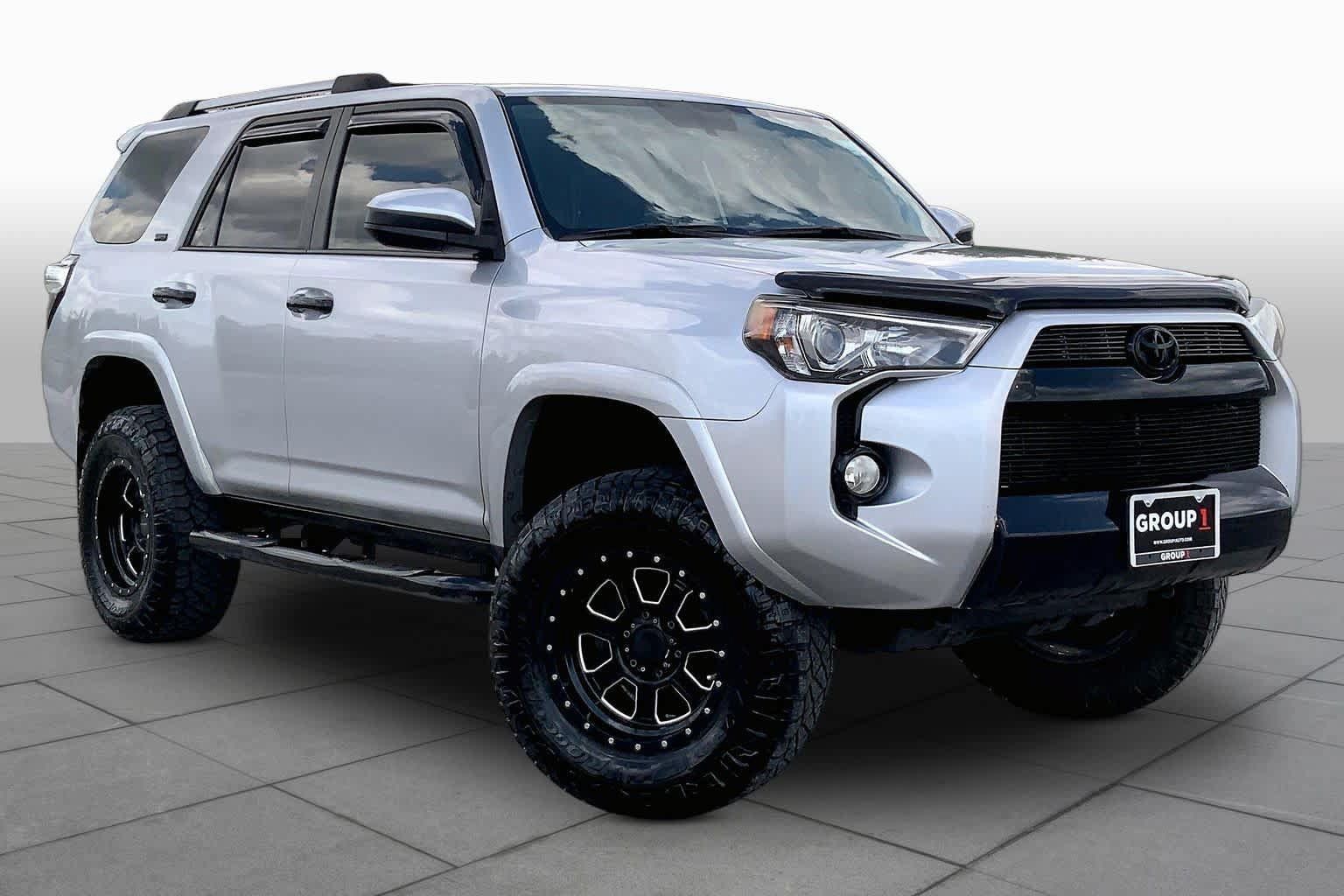Used 2016 Toyota 4Runner SR5 RWD image 3