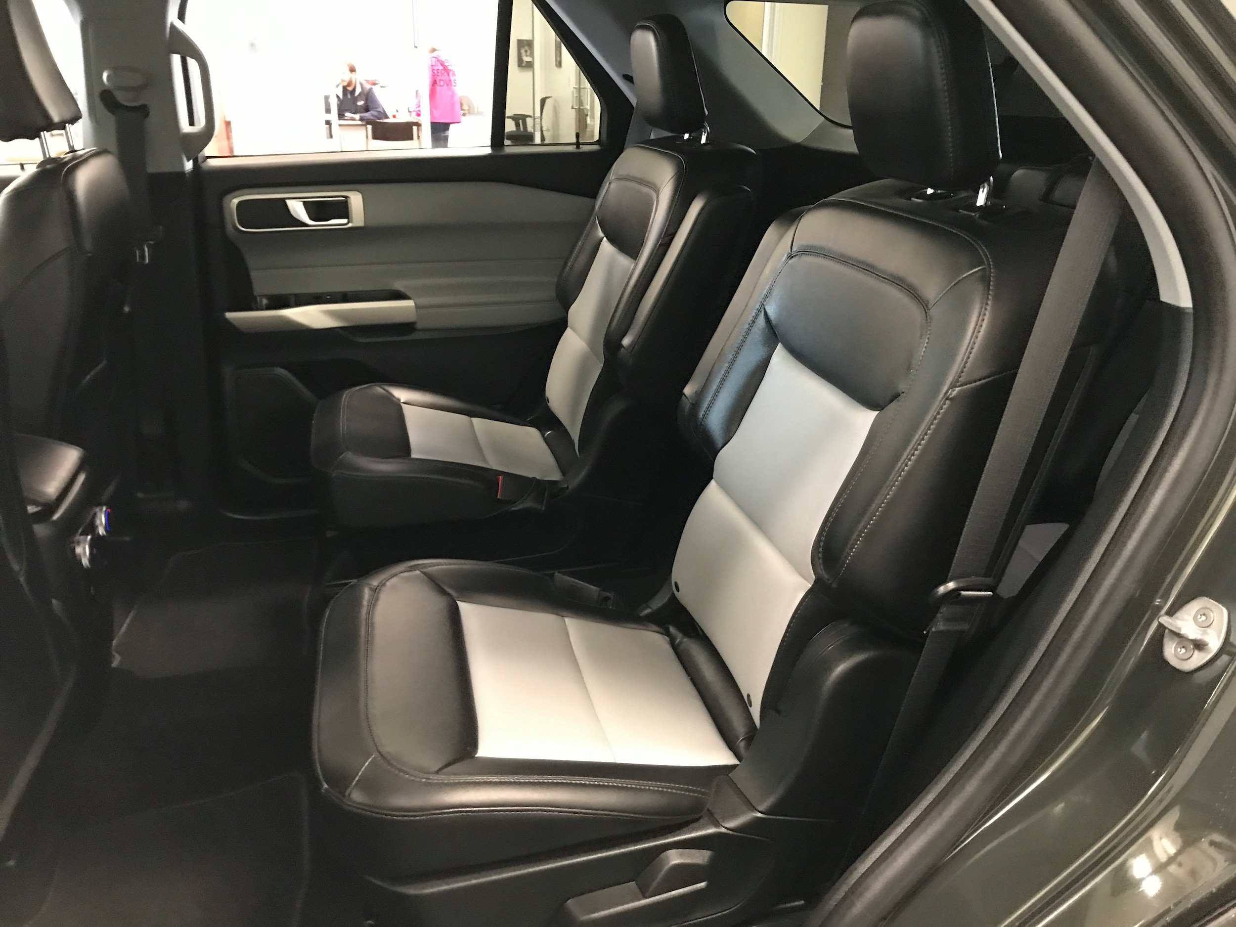 Used 2023 Ford Explorer XLT w/ Equipment Group 202A AWD/4WD image 9