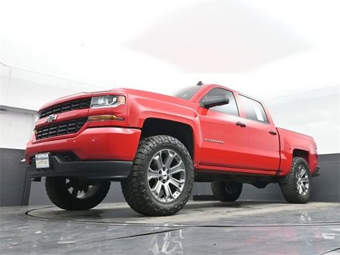 Used 2018 Chevrolet Silverado 1500 Custom w/ Custom Value Package image 42