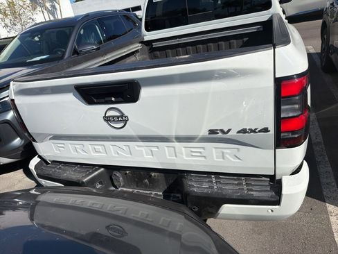 Certified 2023 Nissan Frontier SV w/ Technology Package image 7