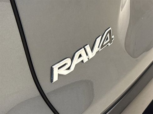 Used 2021 Toyota RAV4 XSE image 12