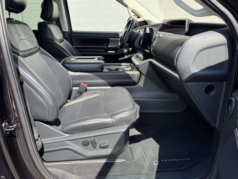 Used 2025 Ford Expedition Max Platinum AWD/4WD image 15