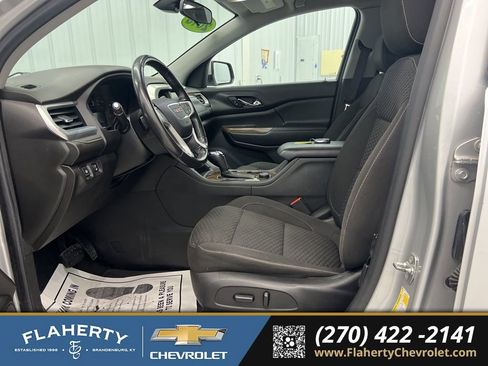 Used 2018 GMC Acadia SLE image 9