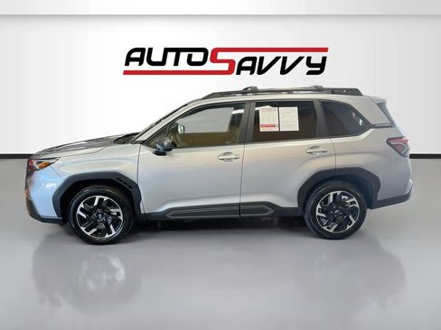 Used 2025 Subaru Forester Limited AWD/4WD image 4