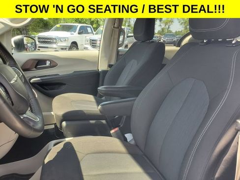 Used 2023 Chrysler Voyager LX FWD image 7