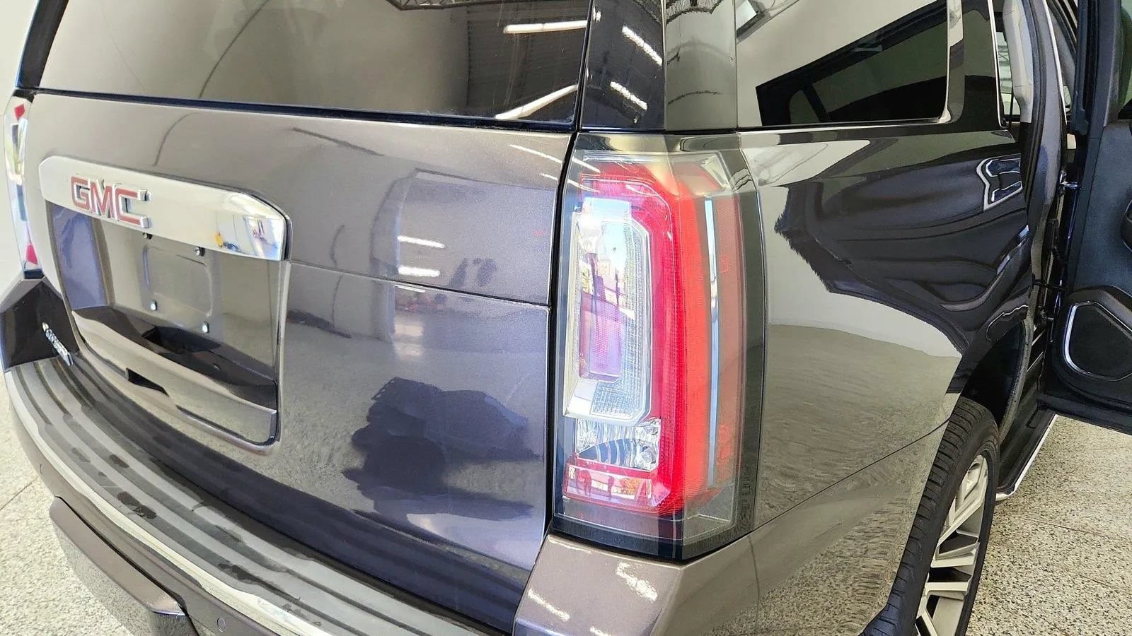 Used 2018 GMC Yukon Denali AWD/4WD image 39