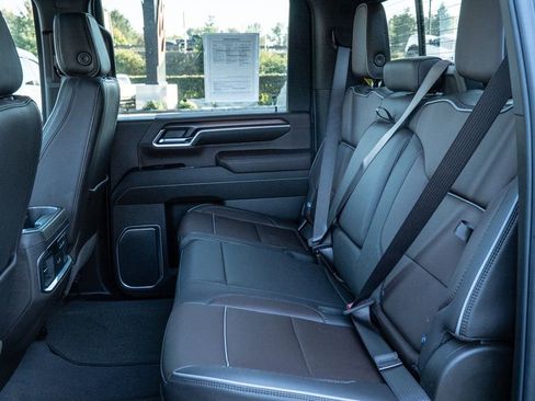 Used 2024 GMC Sierra 3500 Denali w/ Denali Reserve Package image 12