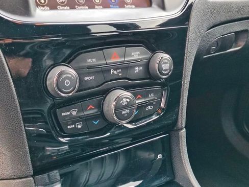 Used 2021 Chrysler 300 S image 6