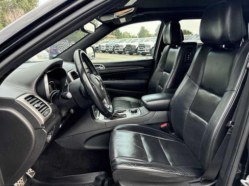 Used 2018 Jeep Grand Cherokee Overland AWD/4WD image 13