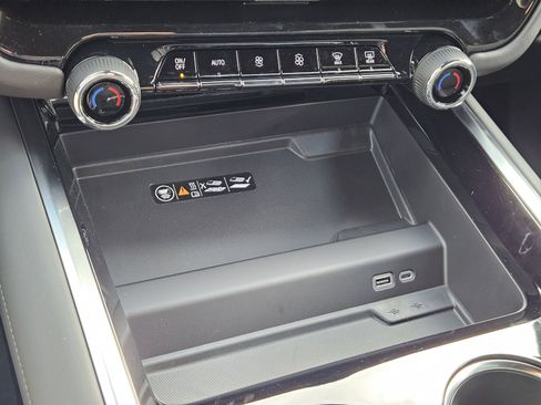 New 2026 Chevrolet Suburban LT w/ Comfort Package RWD image 19