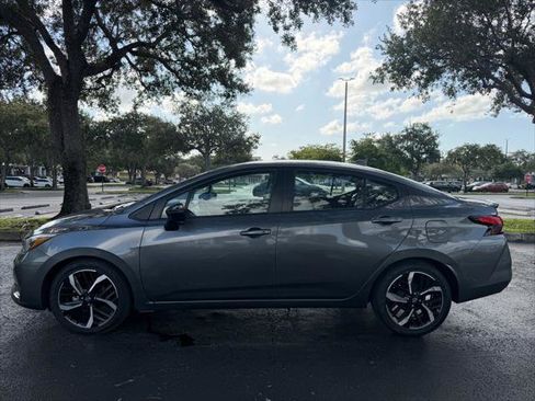 Used 2025 Nissan Versa SR FWD image 6
