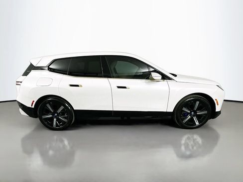 Used 2023 BMW iX xDrive50 w/ Sport Package AWD/4WD image 4