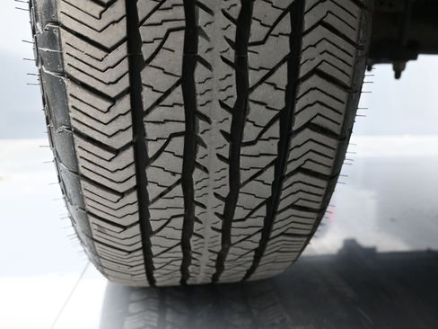 Used 2025 Ford F150 Platinum w/ FX4 Off-Road Package image 18