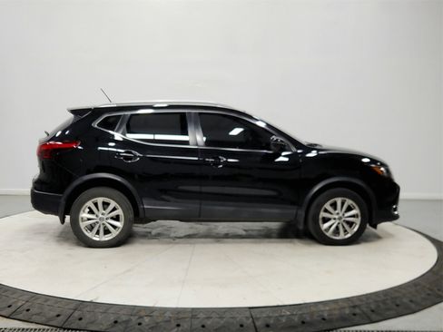 Used 2017 Nissan Rogue Sport SV w/ SV Premium Package image 8