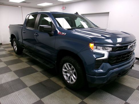 Used 2024 Chevrolet Silverado 1500 RST w/ Z71 Off-Road Package AWD/4WD image 12