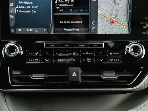 Certified 2021 Toyota Highlander Platinum image 24