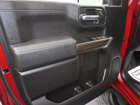 Used 2019 Chevrolet Silverado 1500 RST image 16