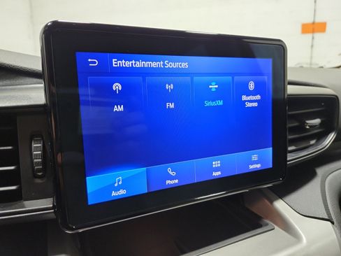 Used 2024 Ford Explorer 4WD image 19