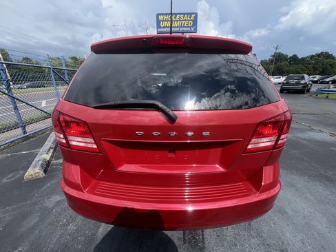 Used 2018 Dodge Journey SE w/ Blacktop Package FWD image 4