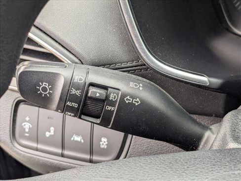 Used 2019 Hyundai Santa Fe SEL image 7