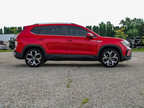 Used 2023 Volkswagen Taos SEL AWD/4WD image 2