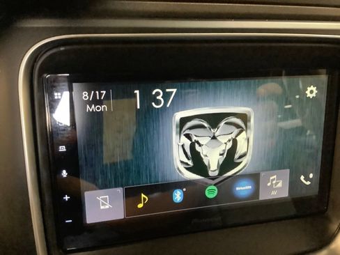 Used 2017 RAM 1500 Express AWD/4WD image 36