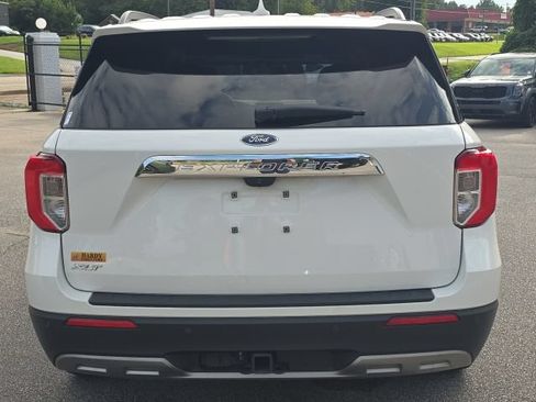 Used 2022 Ford Explorer XLT w/ Equipment Group 202A RWD image 5