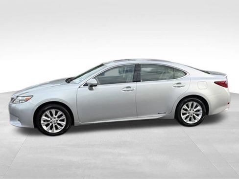 Used 2013 Lexus ES 300h w/ Luxury Pkg FWD image 38