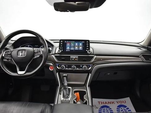 Used 2018 Honda Accord Touring image 18
