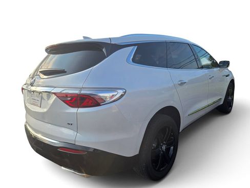 Used 2023 Buick Enclave Essence w/ Sport Touring Edition FWD image 4