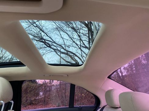 Used 2017 Mercedes-Benz C 300 4MATIC Sedan image 33