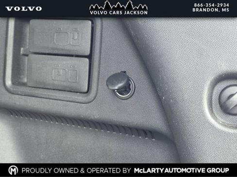 Used 2024 GMC Terrain SLE w/ Driver Convenience Package FWD image 28
