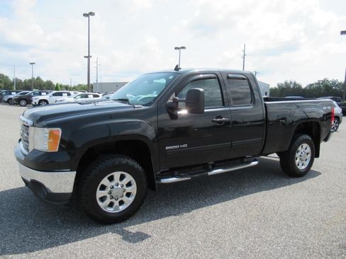 Used 2012 GMC Sierra 2500 SLT w/ SLT Convenience Package AWD/4WD image 4