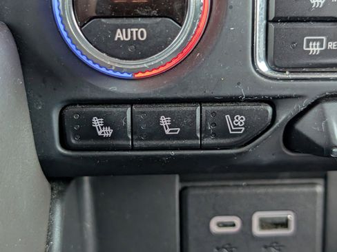 Used 2023 GMC Yukon SLT w/ SLT Luxury Package image 20