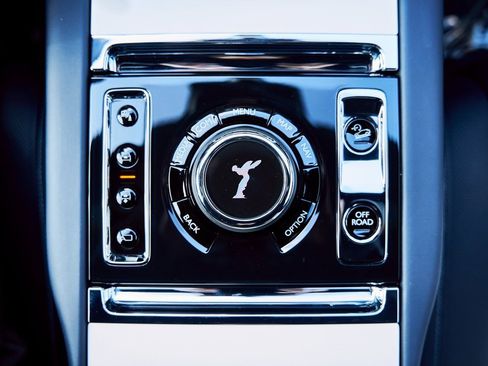 Used 2022 Rolls-Royce Cullinan w/ Cullinan Package image 73