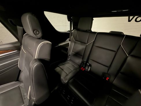 Used 2023 Cadillac Escalade Premium Luxury AWD/4WD image 44