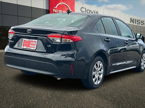 Used 2023 Toyota Corolla LE image 3